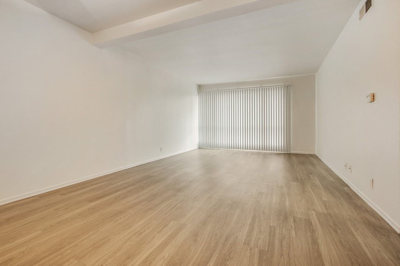 Balboa Court - Photo 2 of 79