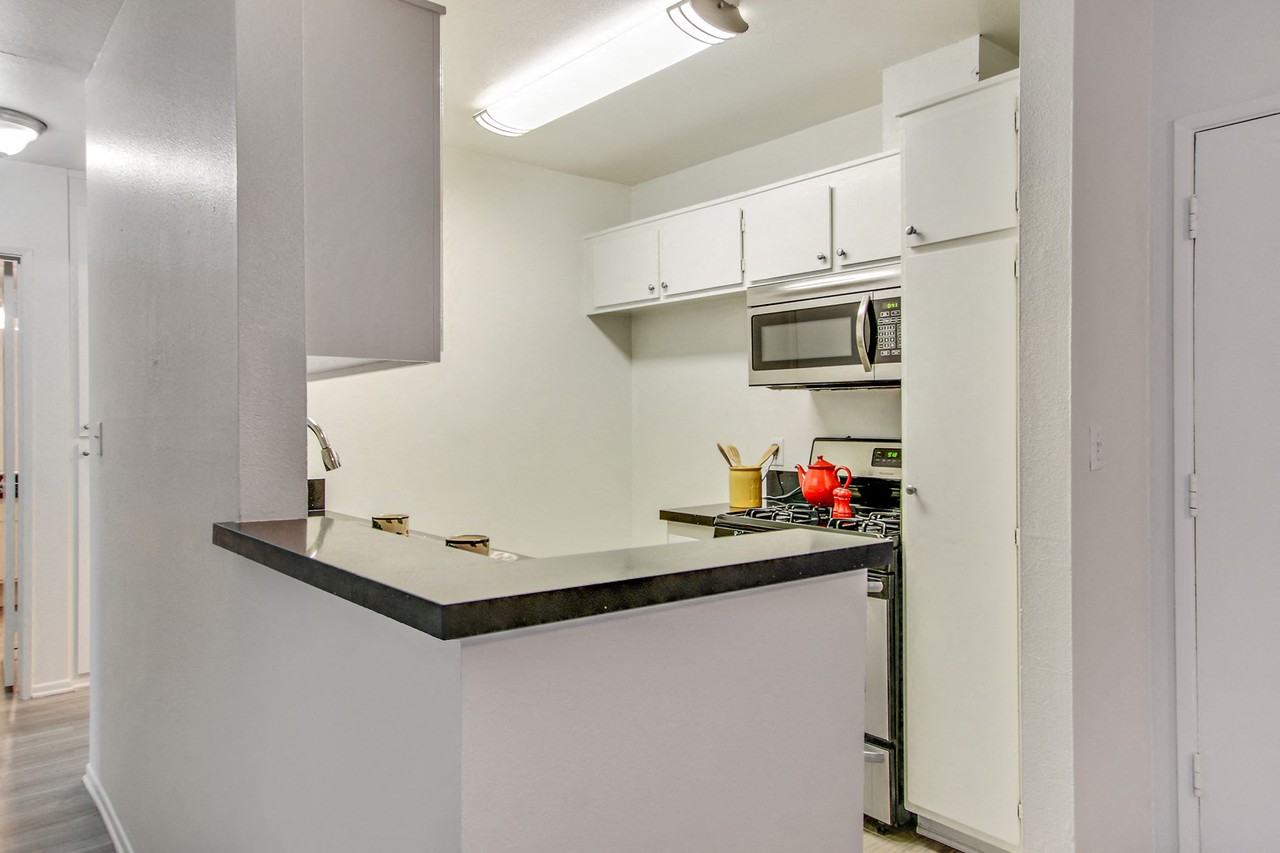 Balboa Court - Photo 4 of 79