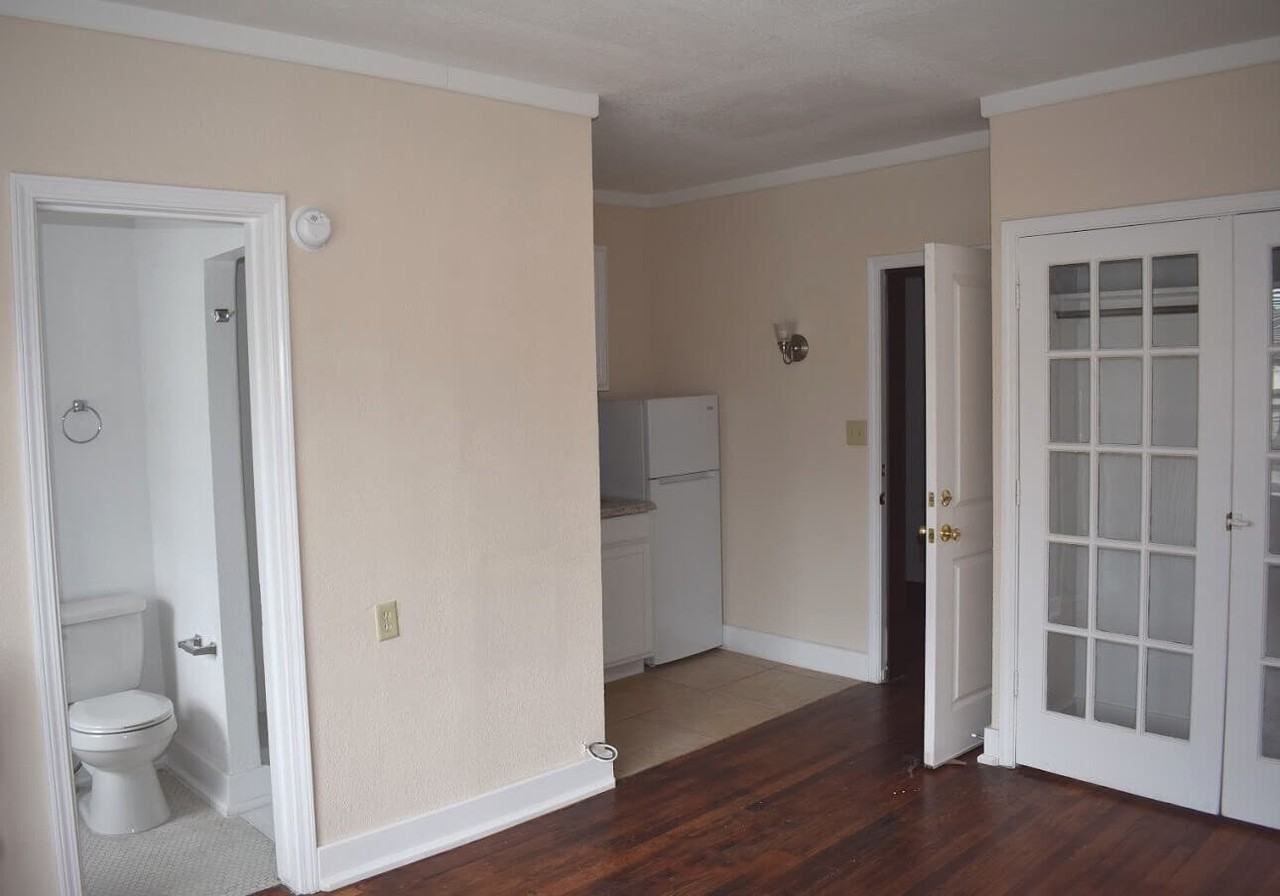 1611 S Main St - Photo 3 of 6