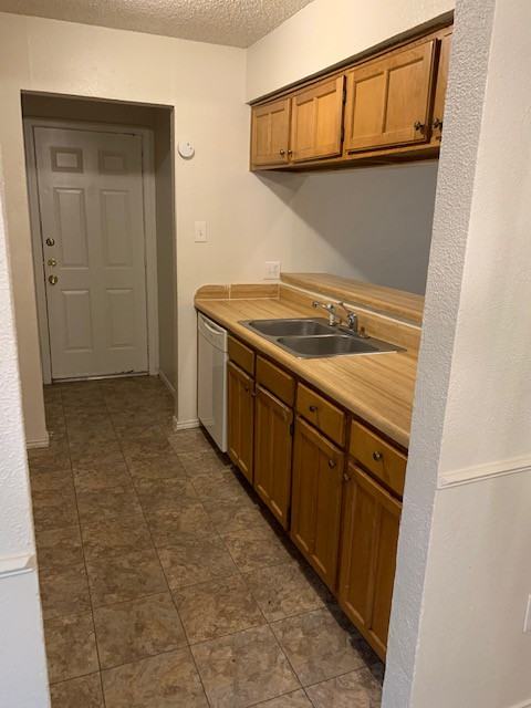 716 Woodland Court - Photo 3 of 11
