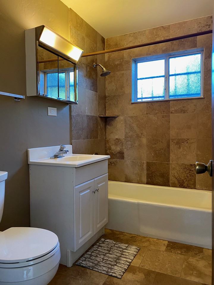 225 W Glenrosa Ave #225 - Photo 3 of 16