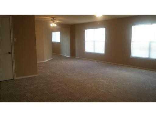 2910 Donnell Dr - Photo 3 of 7