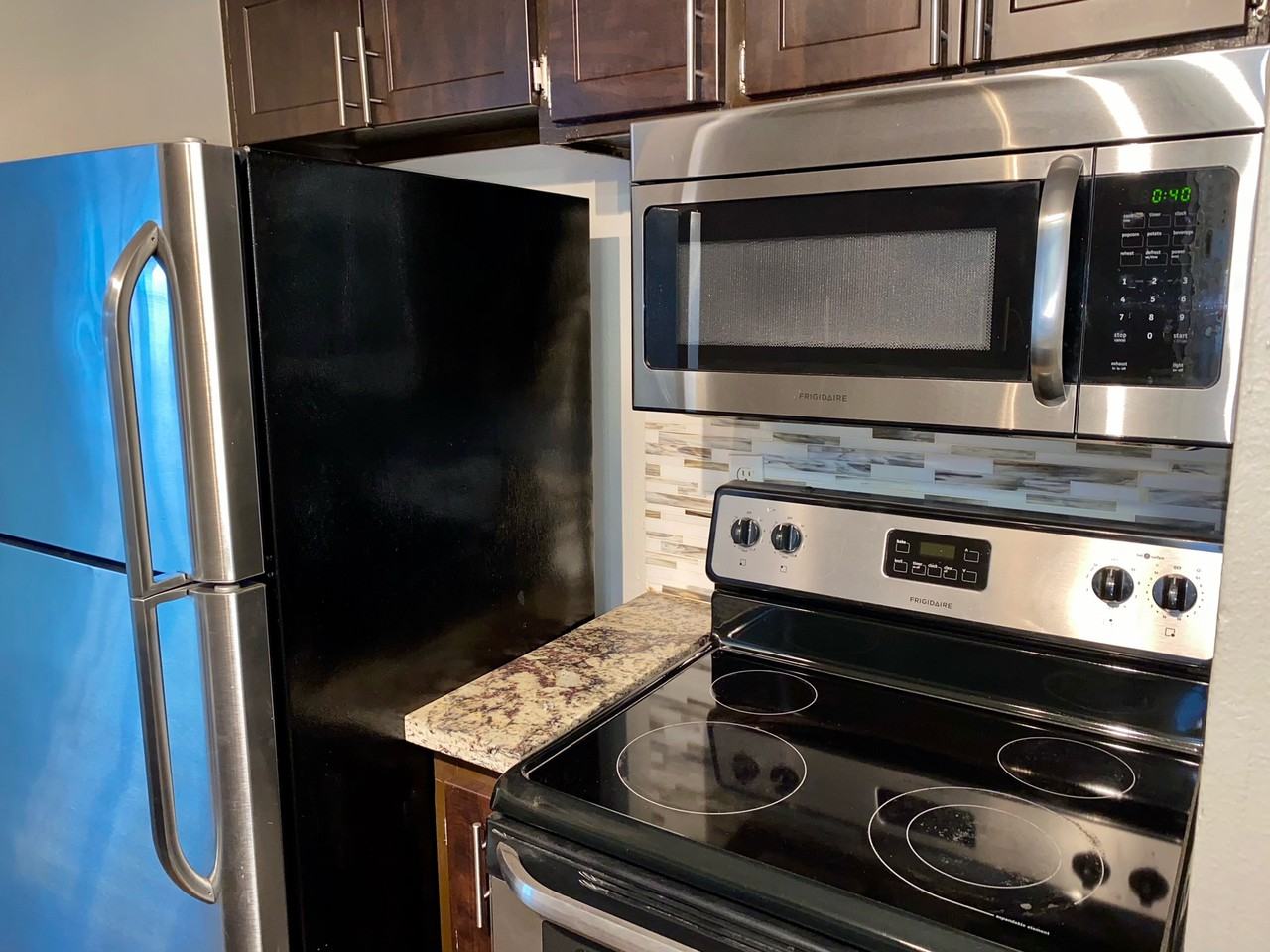 Melrose Place 36 - Newly Renovated 1 Bed 1 Bath Apartment Community in the Melrose District - Photo 2 of 15