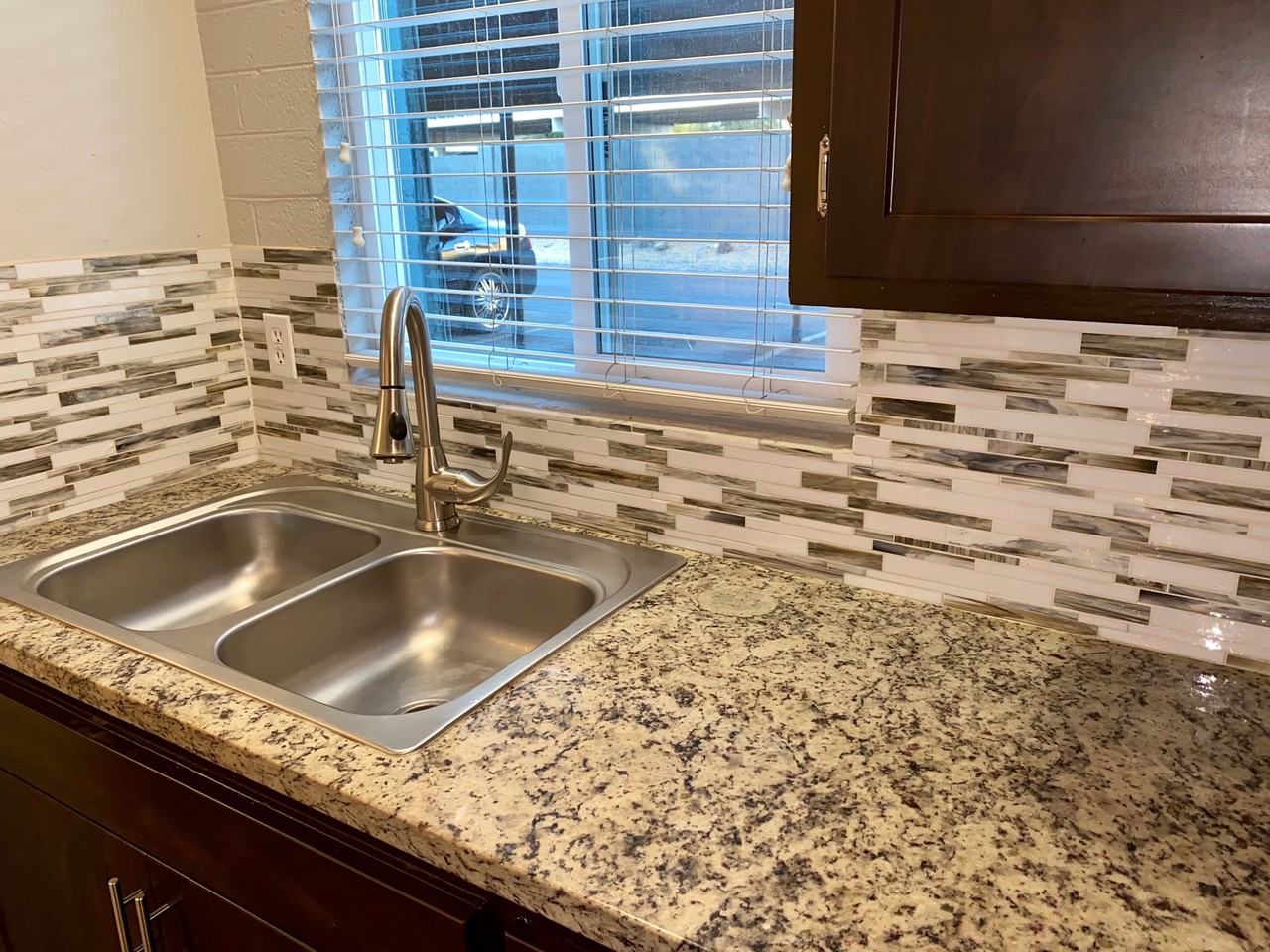 Melrose Place 36 - Newly Renovated 1 Bed 1 Bath Apartment Community in the Melrose District - Photo 3 of 15