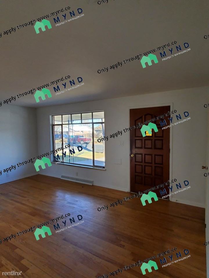 563 Tucson St - Photo 3 of 17