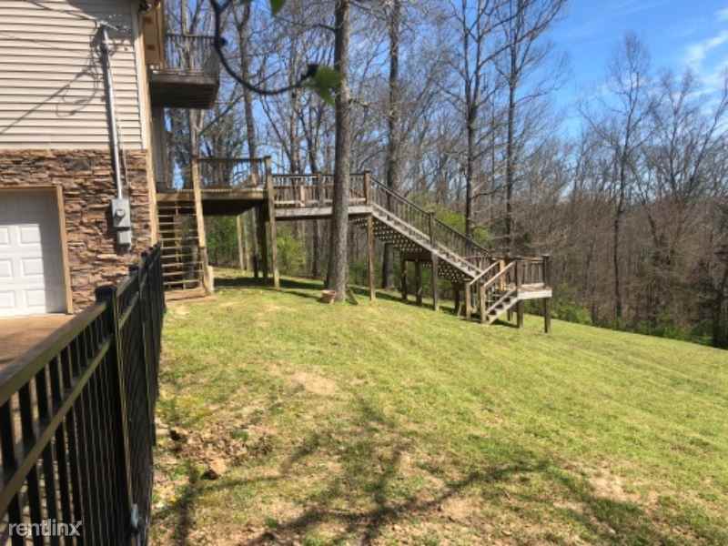 4439 Tanglewood Rd - Photo 3 of 23