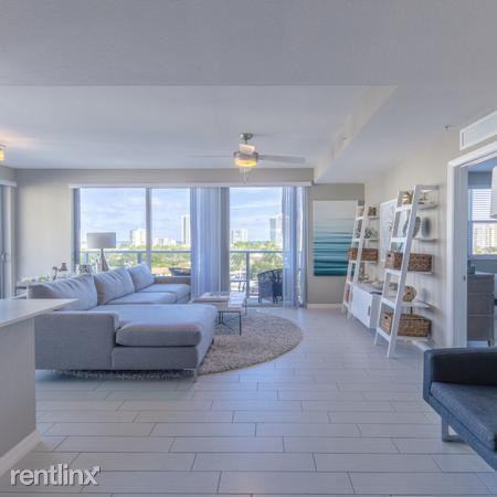 3303 Port Royale Dr S