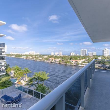 3303 Port Royale Dr S