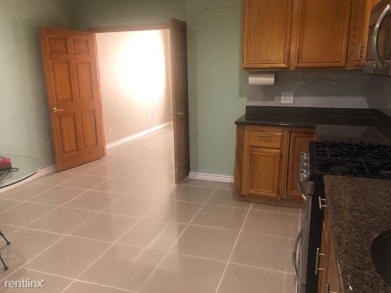 15234 La Valle St
