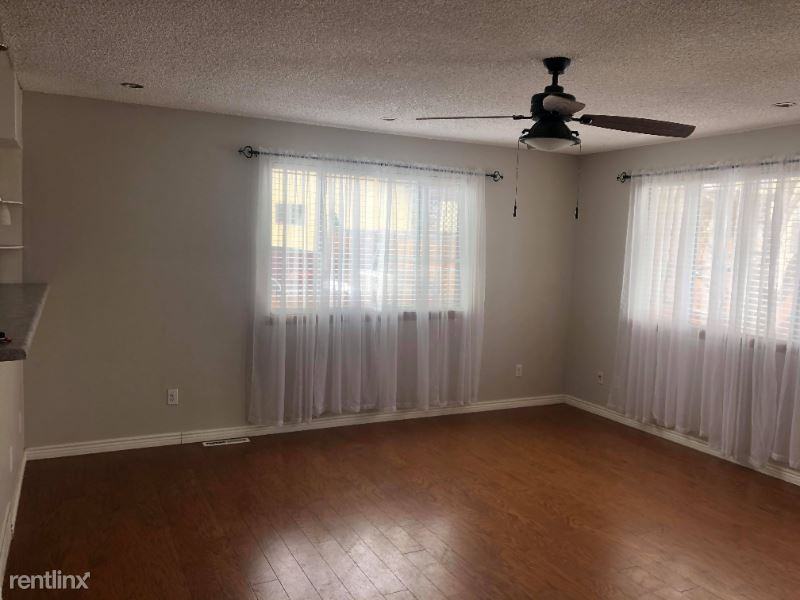 504 504 E Geneseo St A - Photo 3 of 9