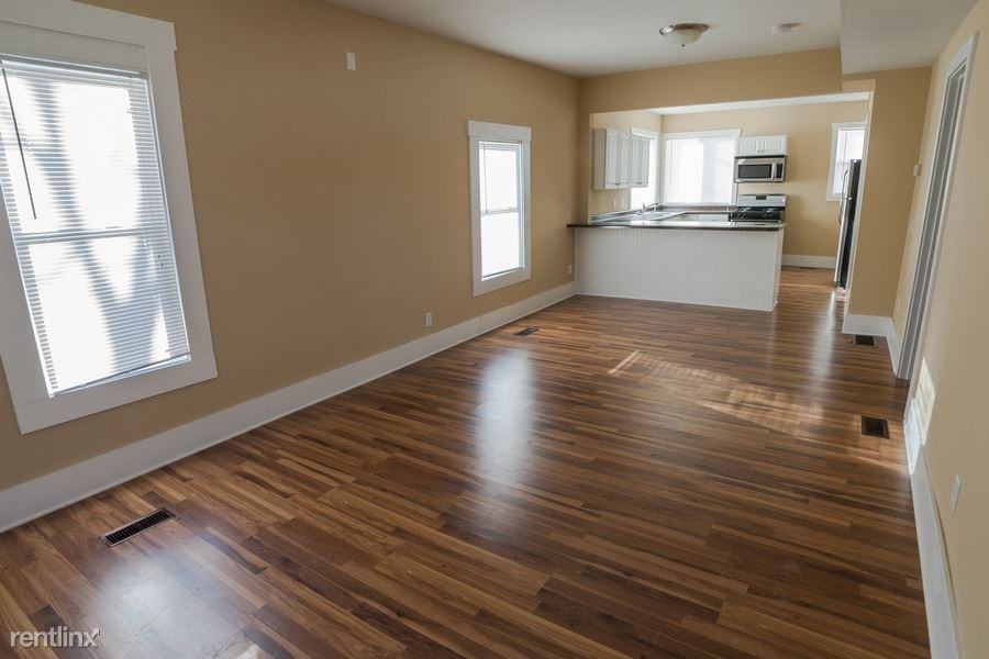 1602 Johnson St Ne - Photo 2 of 12