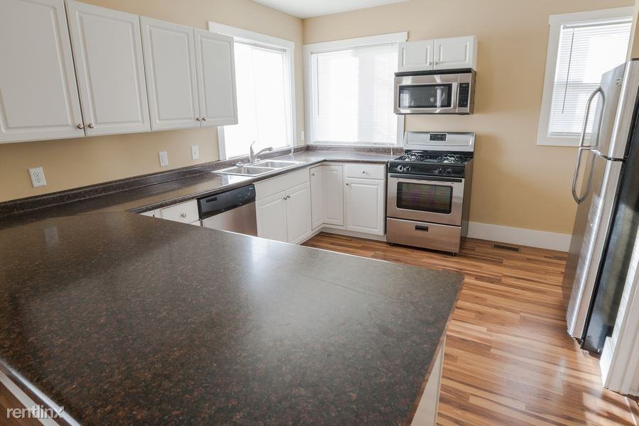 1602 Johnson St Ne - Photo 3 of 12