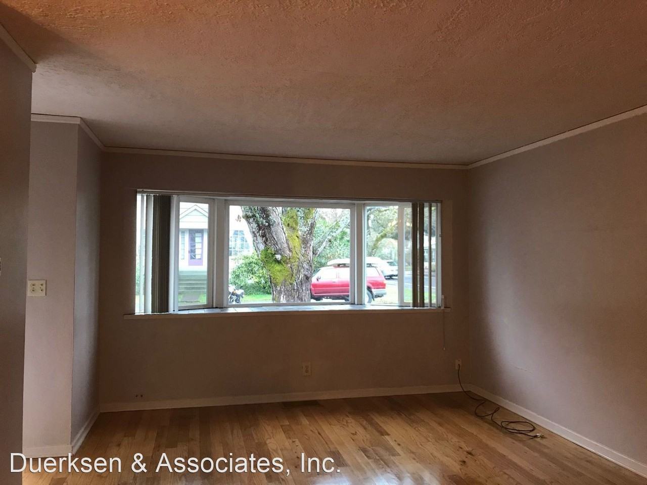 2855 & 2859 NW Lincoln - Photo 2 of 8