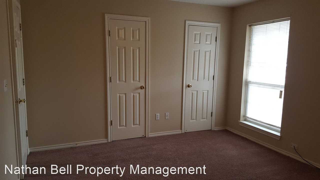 2660&2662 40th SE - Photo 2 of 12