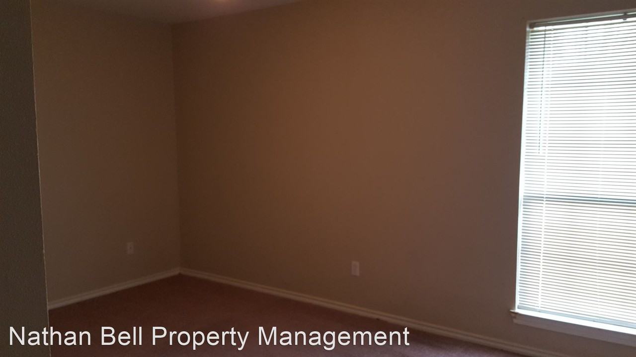 2660&2662 40th SE - Photo 3 of 12