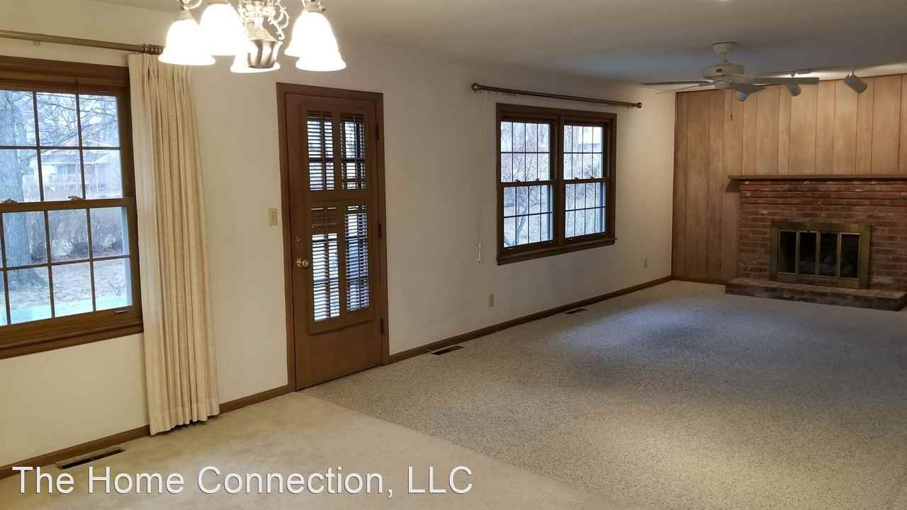 3205 Ne 47th St - Photo 3 of 14