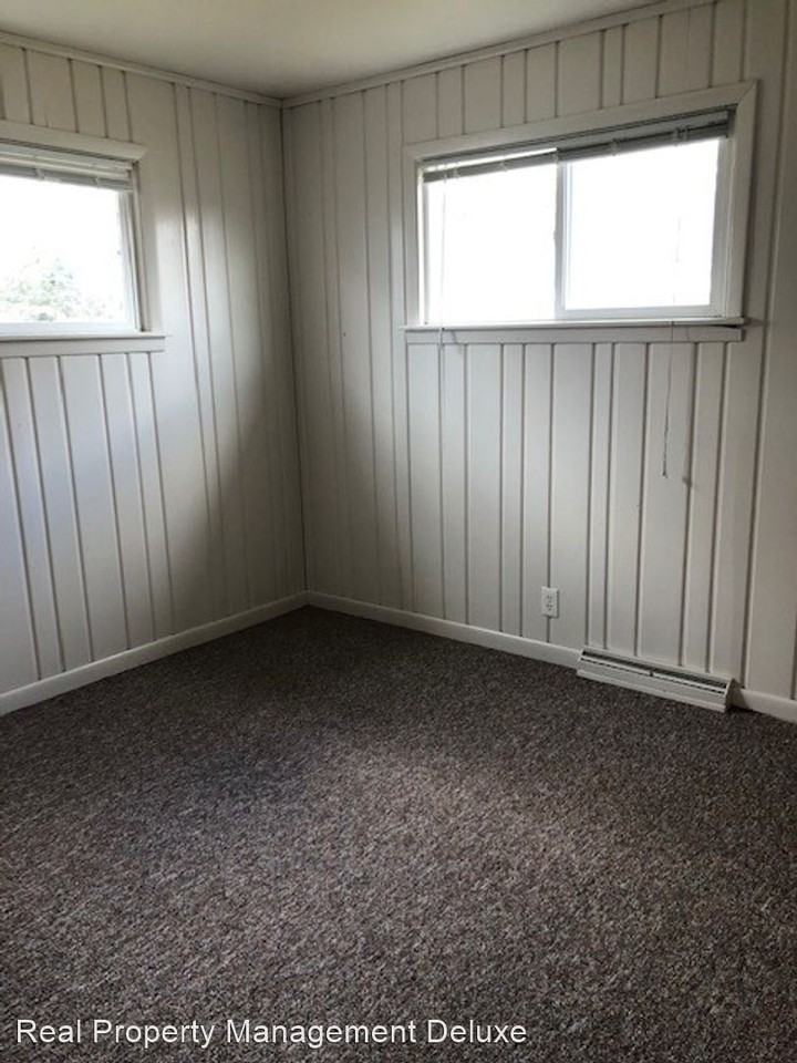 1819 Norwood St - Photo 2 of 11