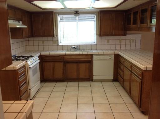 12438 Spring Valley Pkwy - Photo 3 of 11