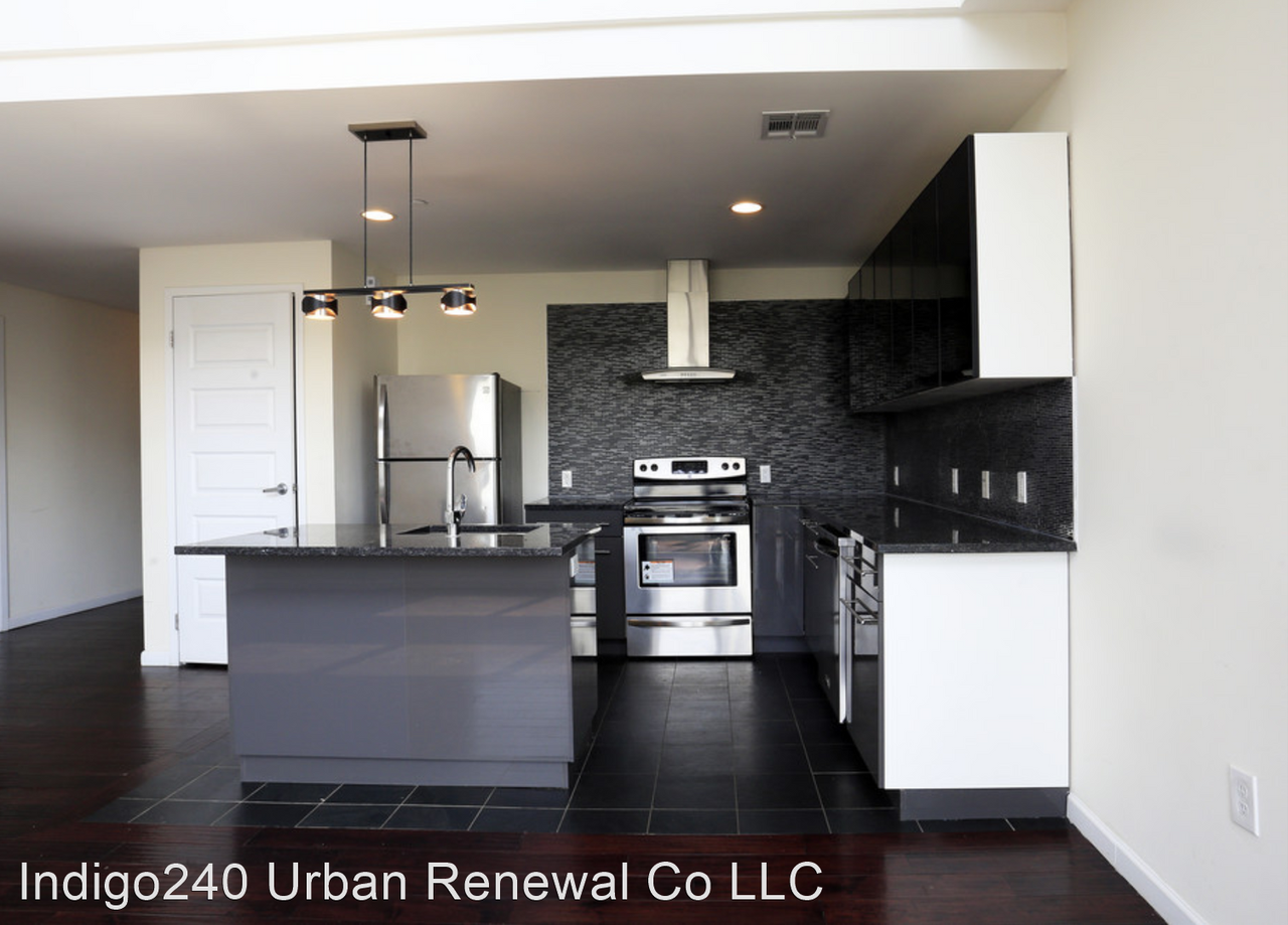 240 S Harrison St - Photo 3 of 10