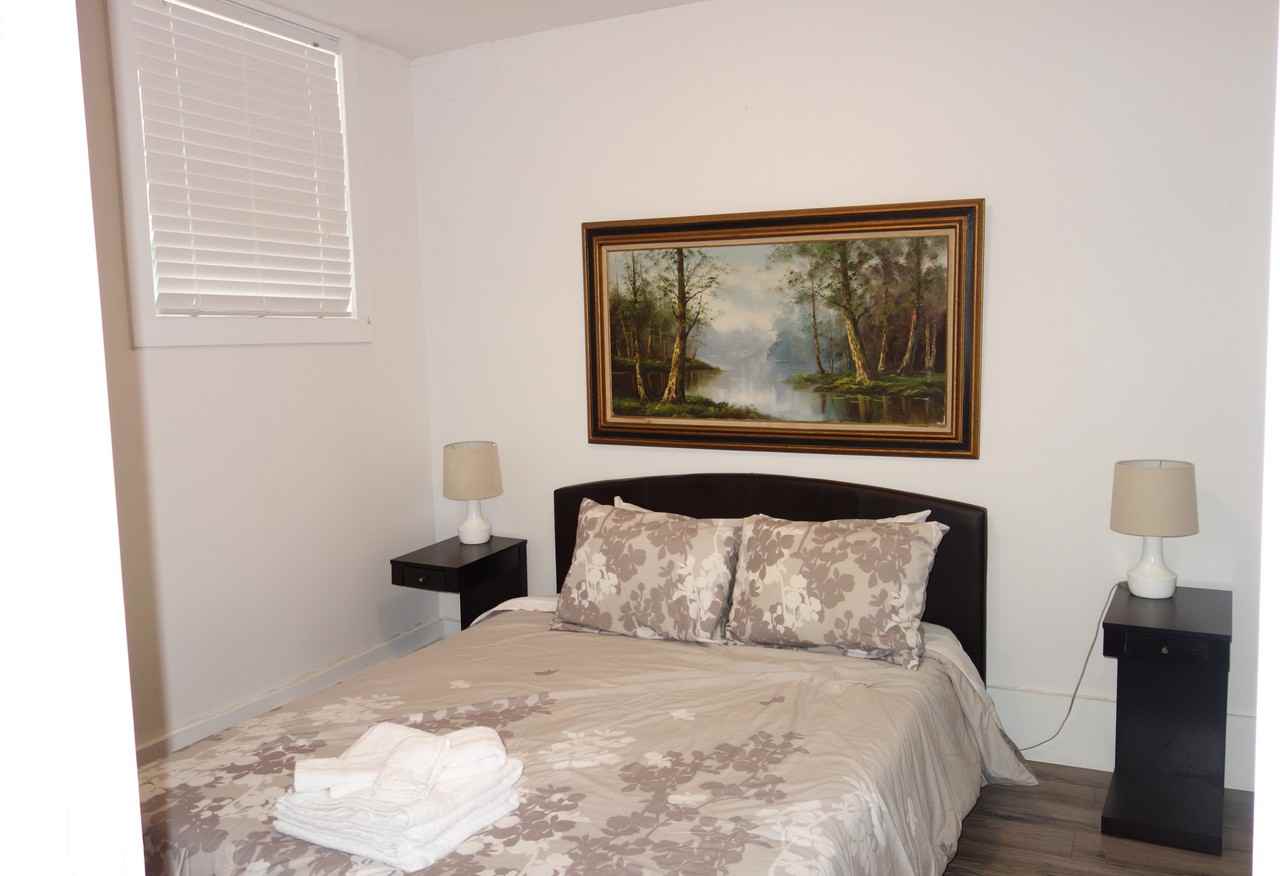 748 Av Bloomfield - Photo 2 of 13