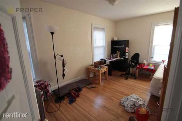 240 N Harvard St - Photo 2 of 8