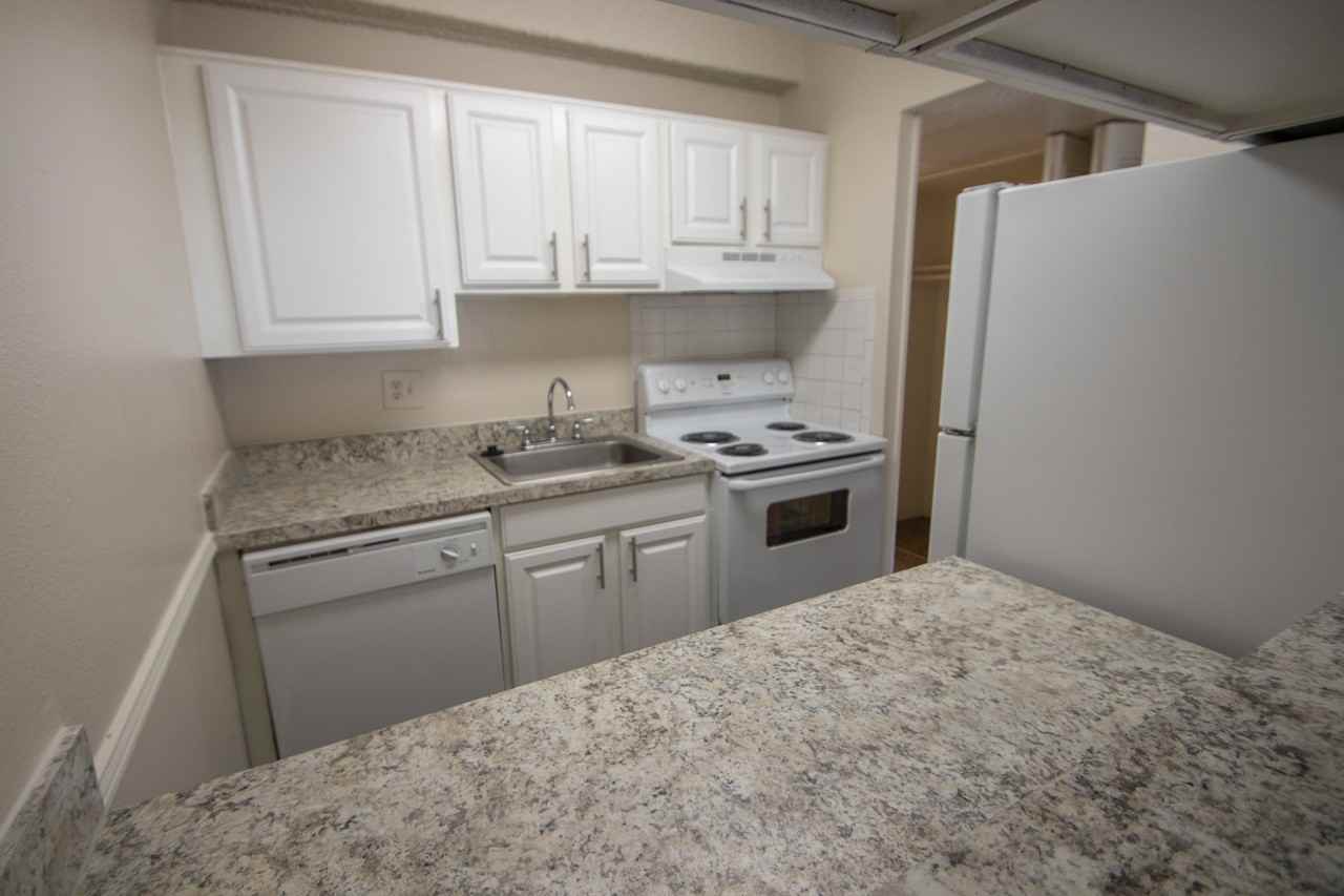 Harvard Square Apartments For Rent 6050 Ridgecrest Rd Harvard Square Apartments For Rent 6050 Ridgecrest Rd
