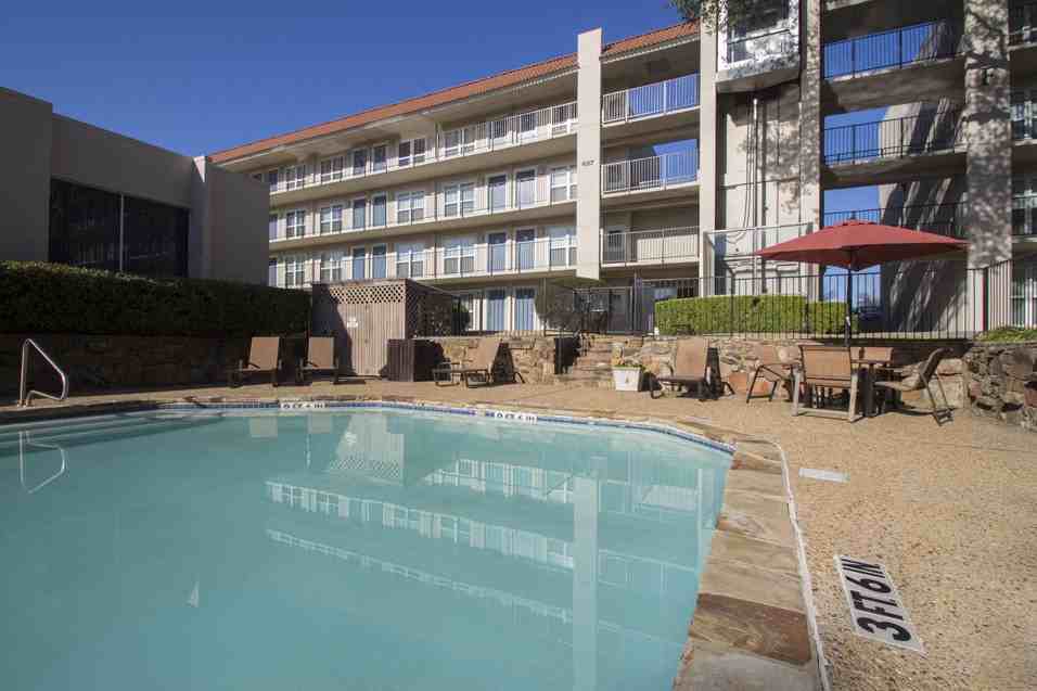 Princeton Court - Photo 4 of 45