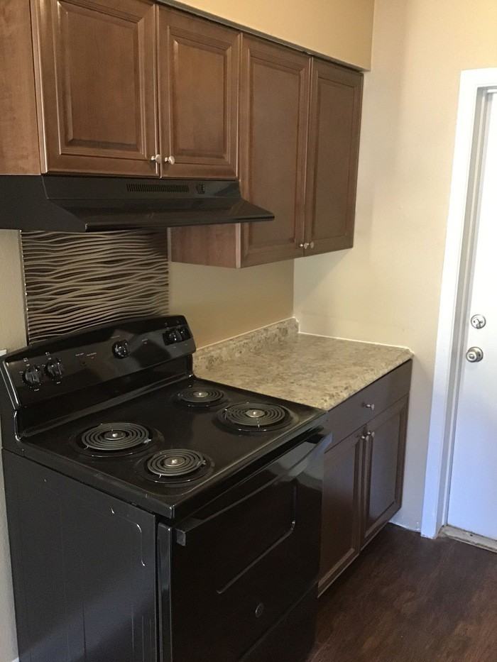 4514 87th Street Ct W - Photo 3 of 11