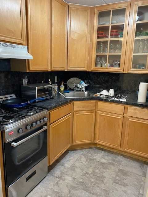666 Pelham Rd - Photo 3 of 24