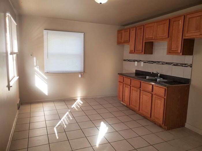 2855 N 59th St - Photo 2 of 13