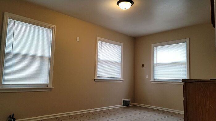 2855 N 59th St - Photo 3 of 13