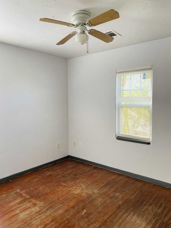 2128 N Rhode Island Ave - Photo 2 of 4