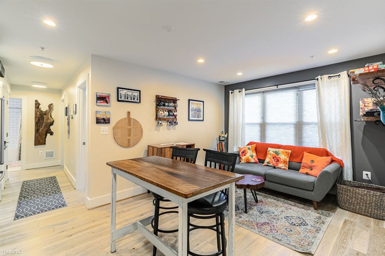 1516 K St Se - Photo 2 of 12