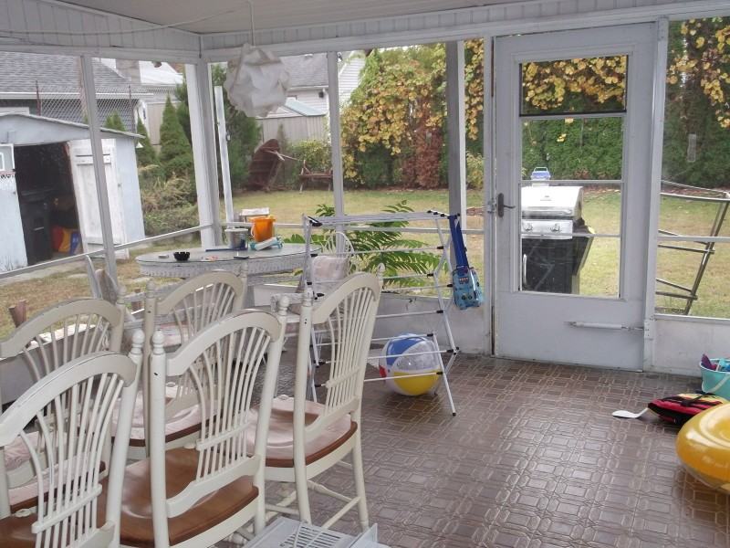 33 Dupont Ave - Photo 3 of 11