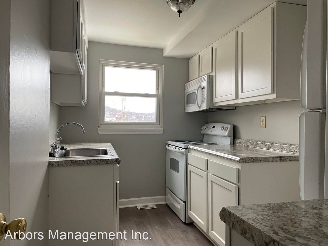 166 Victory Ln - Photo 2 of 10