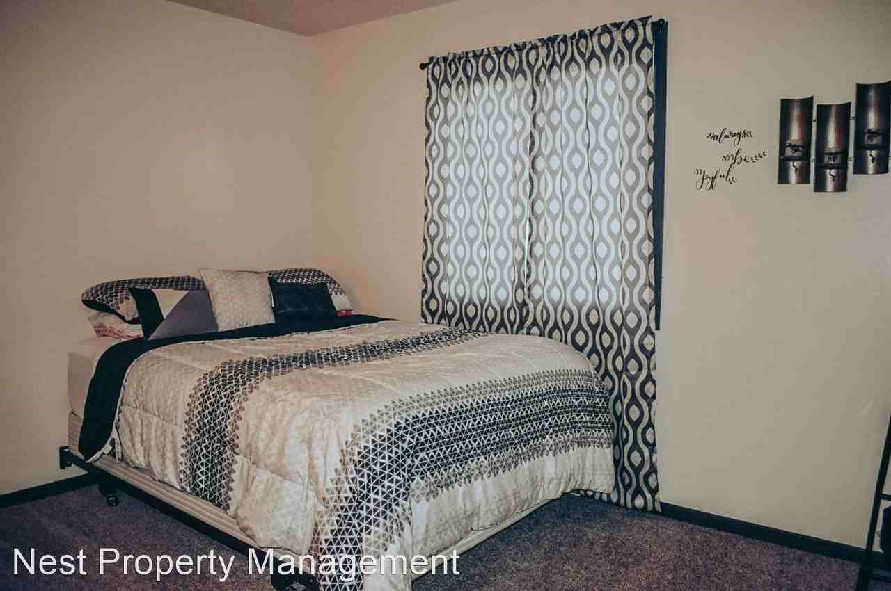 305 Betsy Ross Place - Photo 2 of 29