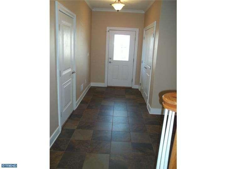 1710 Gilpin Ave - Photo 2 of 17