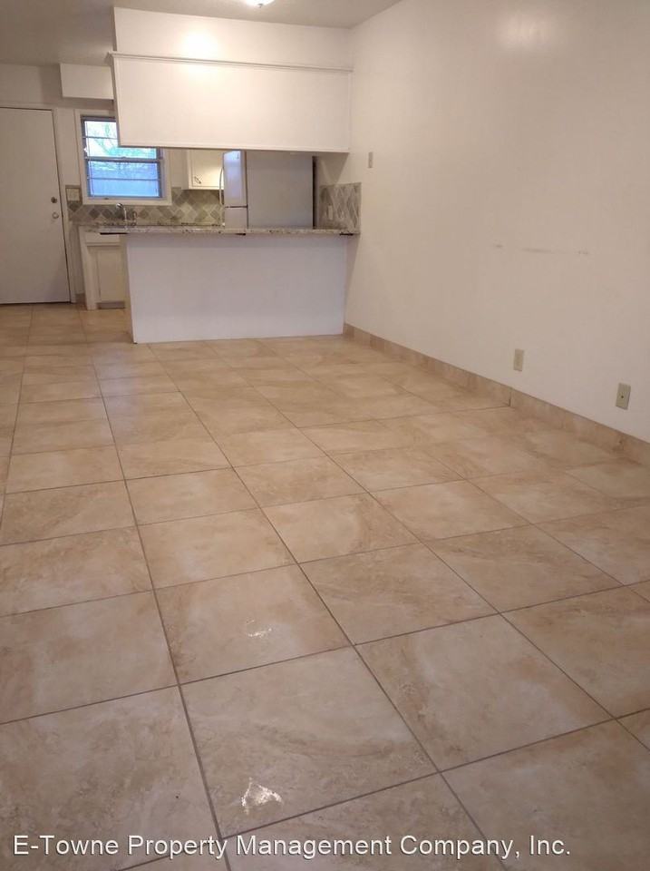 419 W. Elm - Photo 2 of 7