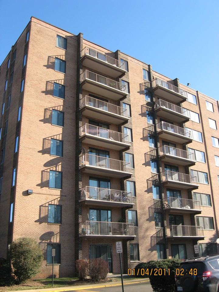 7481 Lee Highway - Photo 2 of 2