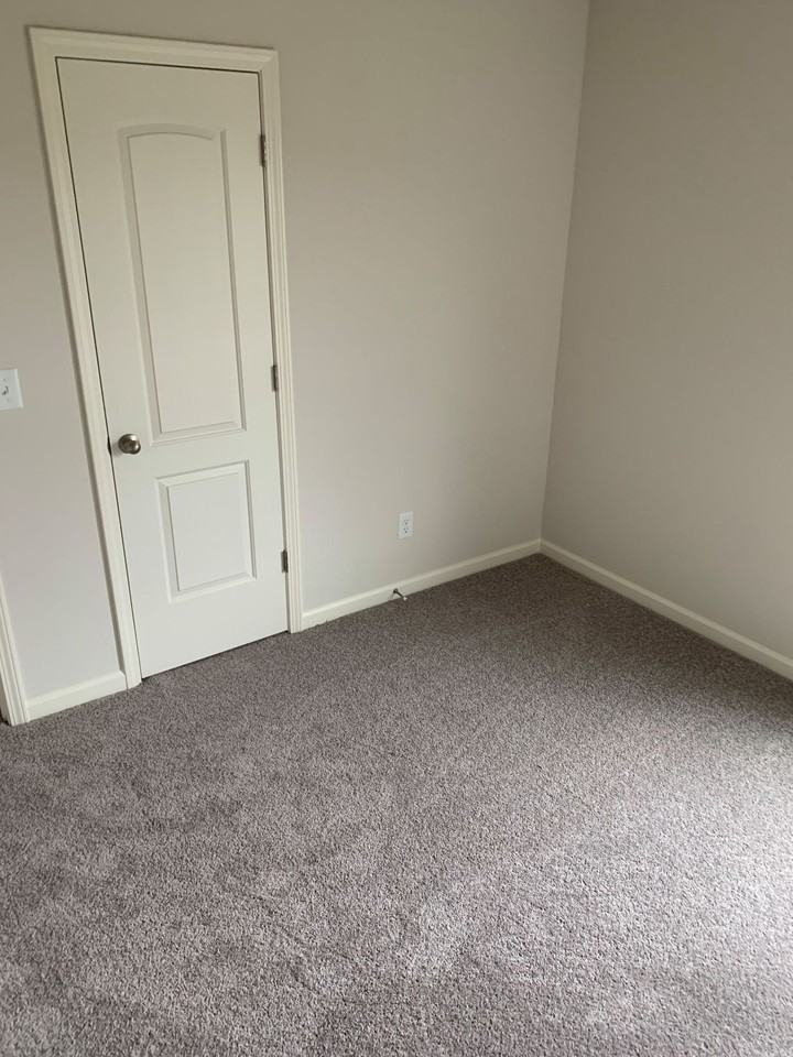 305 Shrack Ln - Photo 3 of 9