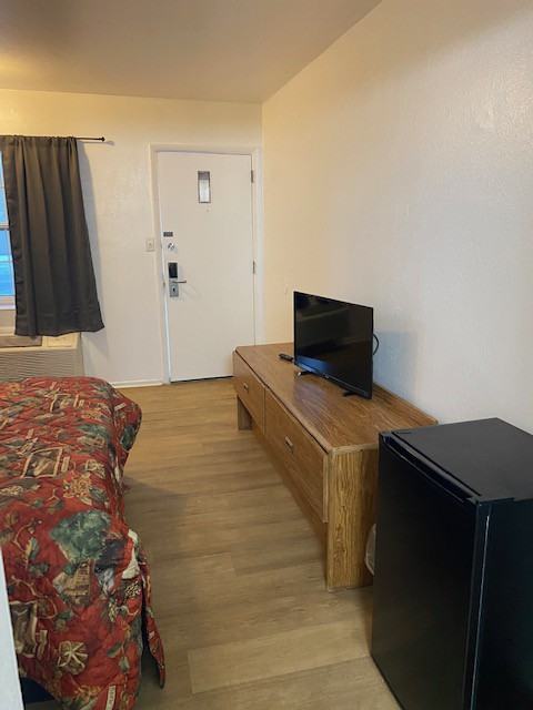 89 S Main St - Photo 2 of 10