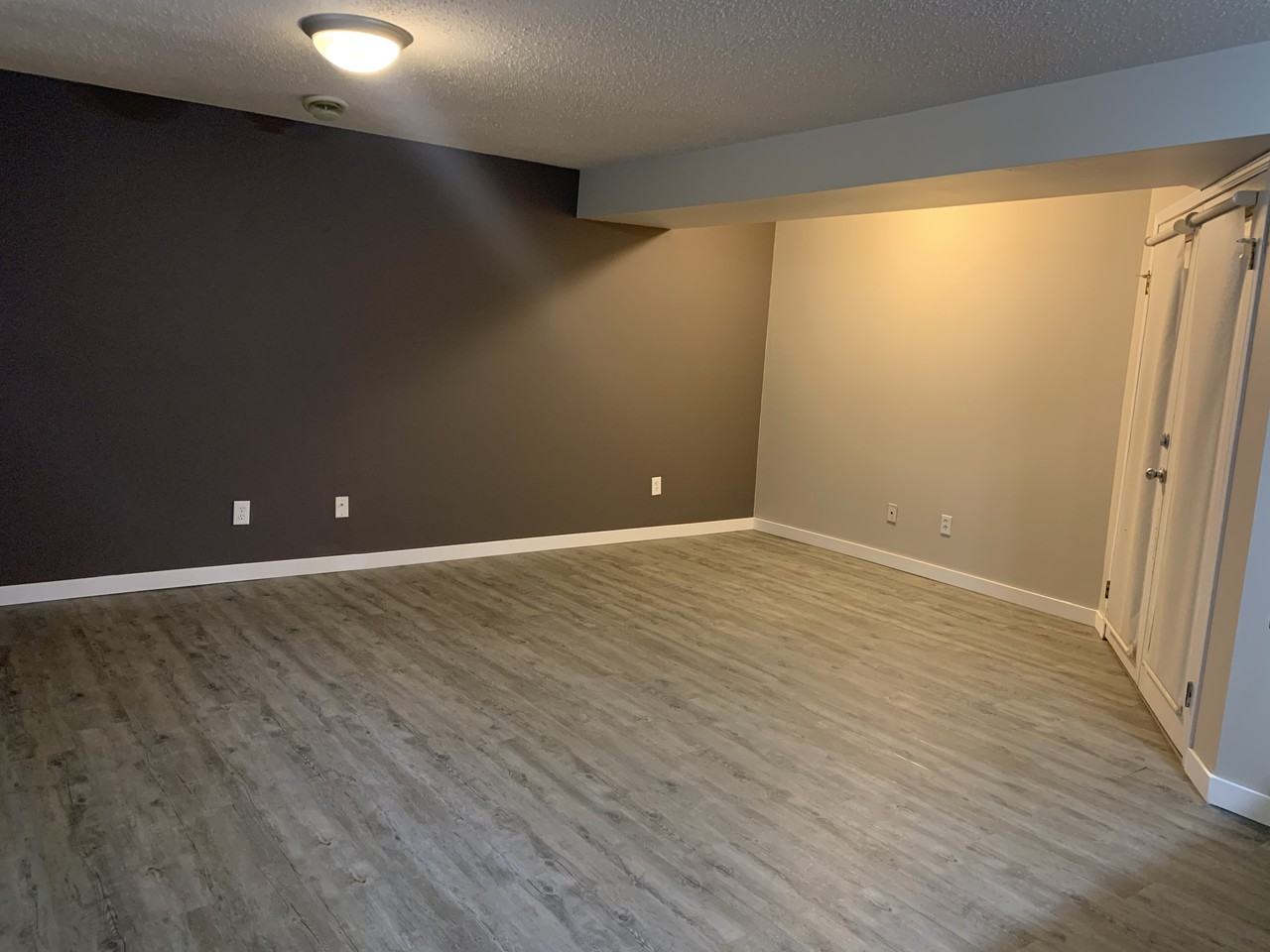 8409 75 St Nw - Photo 2 of 10