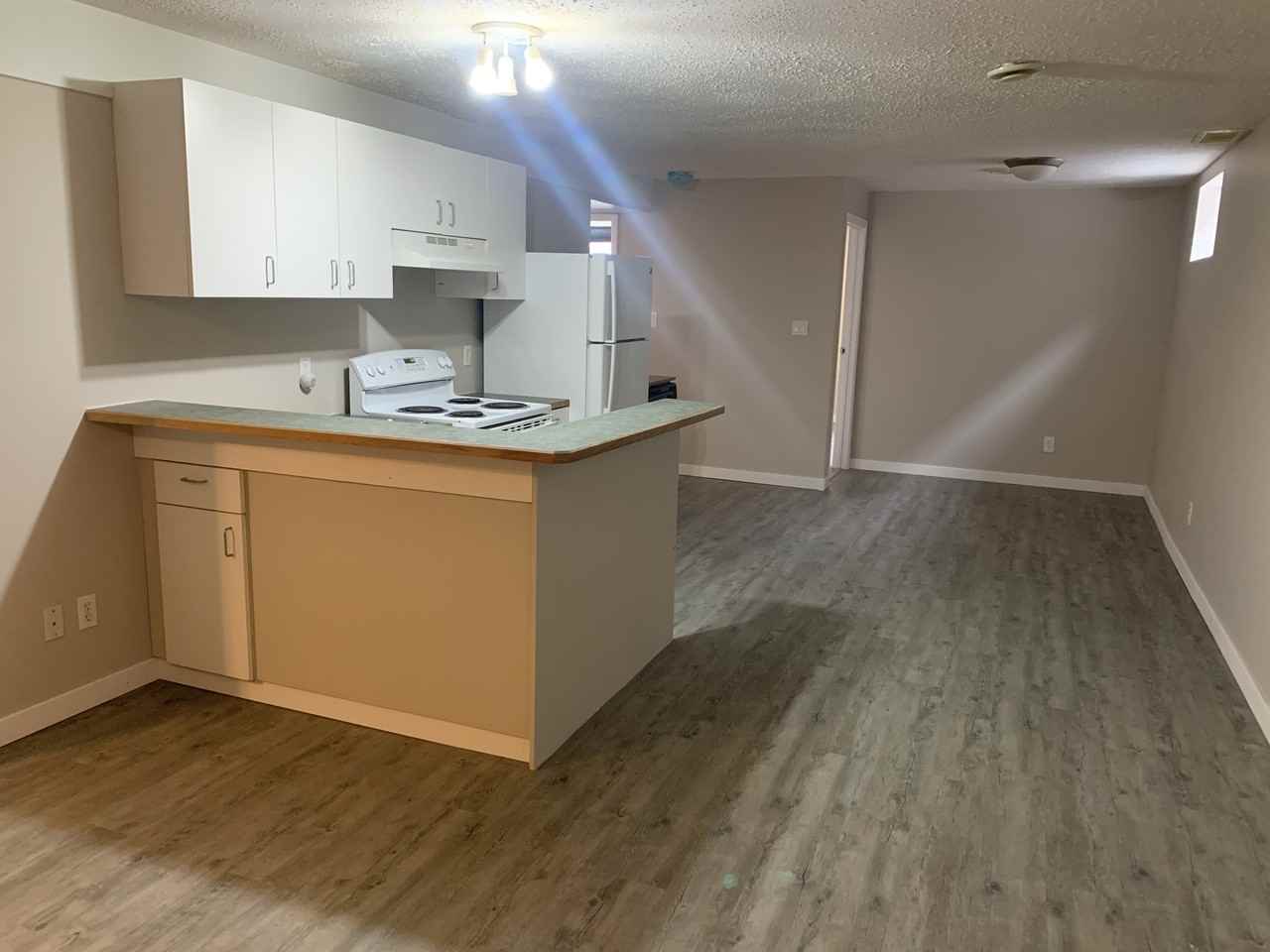 8409 75 St Nw - Photo 3 of 10