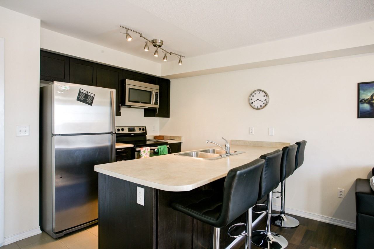 129 Isaac Devins Blvd - Photo 2 of 14