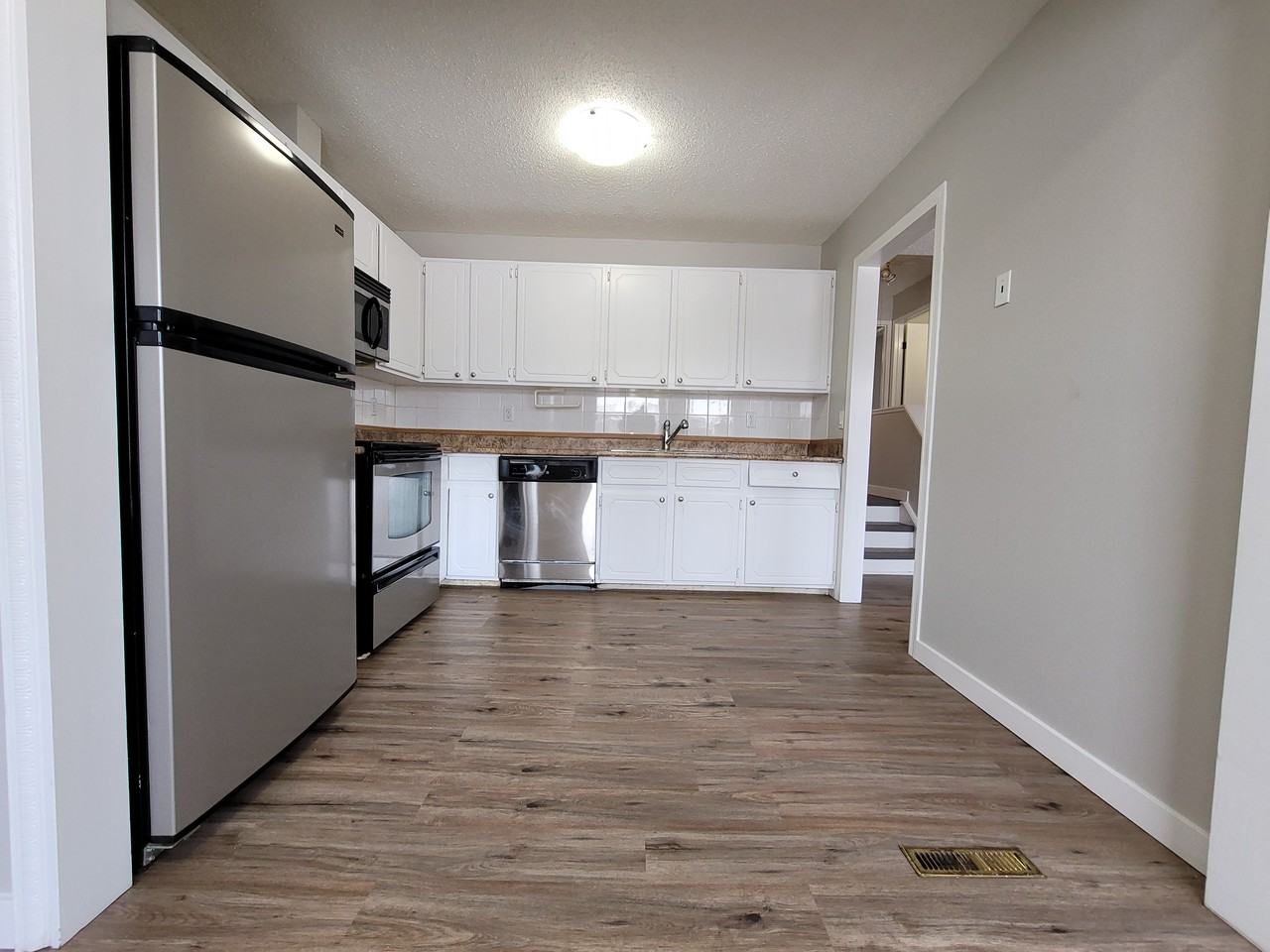 123 Warwick Rd Nw - Photo 3 of 19