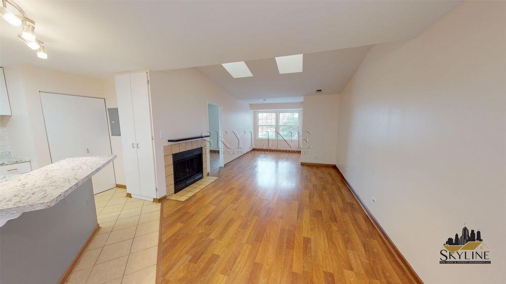 1237 Wyndham Ct - Photo 2 of 18