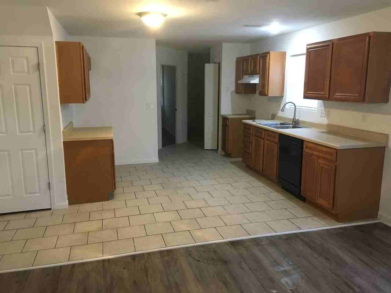 229 North Hesperia Street - Photo 5 of 15