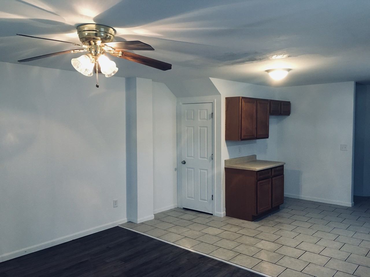 229 North Hesperia Street - Photo 6 of 15