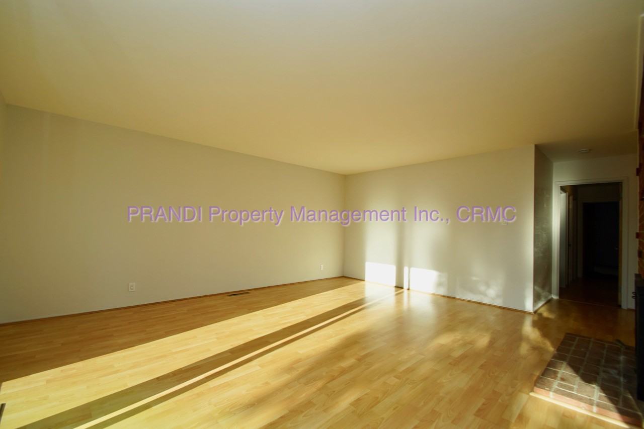 525 Las Colindas Rd - Photo 3 of 15