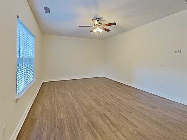 1409 Napa Pt W - Photo 3 of 20